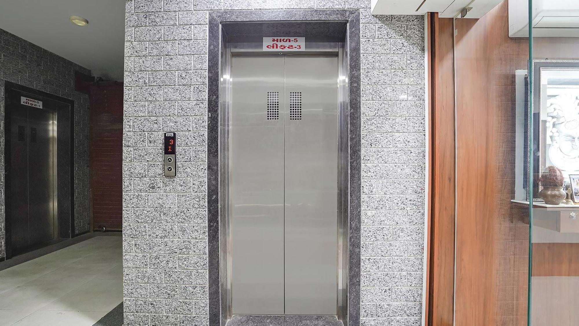 Fabhotel Vishala In أحمد أباد المظهر الخارجي الصورة