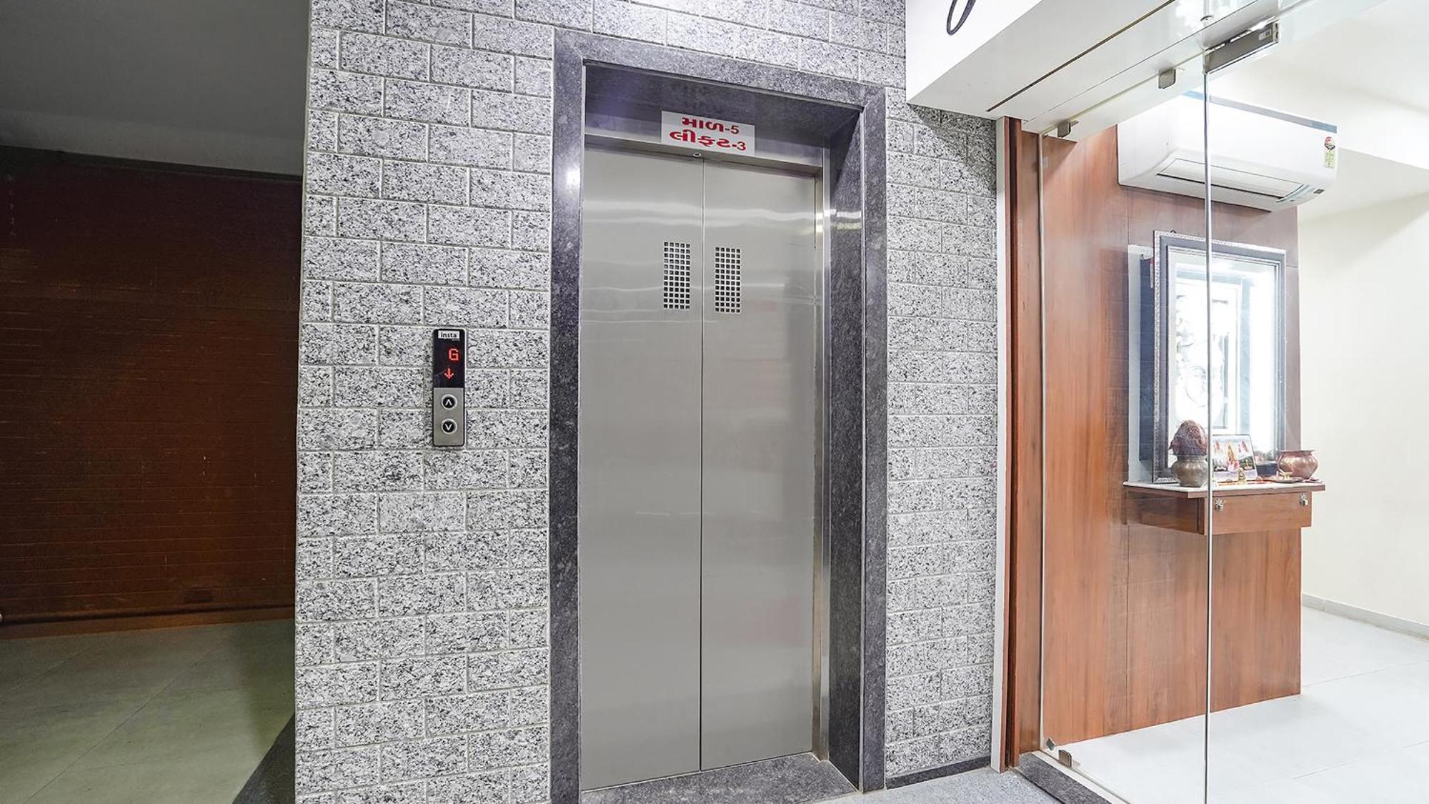 Fabhotel Vishala In أحمد أباد المظهر الخارجي الصورة